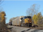 CSX 3182 on M560